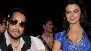 राखी सावंत: दोषी के लिये दयालु या पीड़ित के प्रति क्रूर?