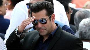 8 बातें, जो सलमान खान को स्टार से 'भाई' बनाती हैं