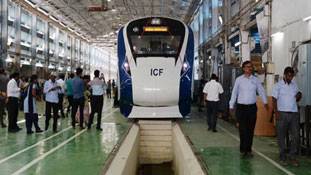 Train 18: देश की सबसे तेज ट्रेन के टिकट, रूट और सुविधाओं को लेकर दिलचस्पी भी तेज हो गई है Train 18: देश की सबसे तेज ट्रेन के टिकट, रूट और सुविधाओं को लेकर दिलचस्पी भी तेज हो गई है
