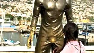 लोगों ने जब मूर्ति को नहीं छोड़ा, इंसान की क्या बिसात!