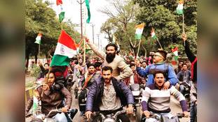 AMU की तिरंगा यात्रा में राष्ट्रवाद कम, दबंगई ज्‍यादा