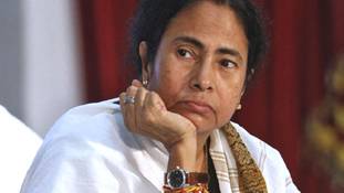 ममता बनर्जी बोलीं 'संविधान बचाओ', सुप्रीम कोर्ट ने कहा 'सुरक्षित है'