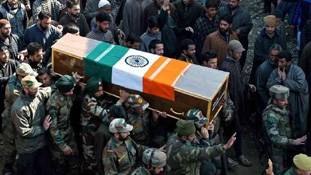 'शहीद' के नाम पर राहुल गांधी ने जो कहा उसका सच कुछ और है 'शहीद' के नाम पर राहुल गांधी ने जो कहा उसका सच कुछ और है