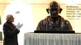 एक गांधी की तलाश- न आतंक रहेगा, न कश्मीर समस्या