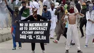 कश्‍मीरी छात्रों की पढ़ाई पर पत्‍थर फेंक रहे हैं कुछ कश्‍मीरी 'छात्र'