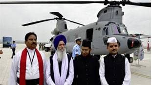 चिनूक की पूजा पर सवाल करने वाले जल, थल और वायु सेना के रिवाज जान लें चिनूक की पूजा पर सवाल करने वाले जल, थल और वायु सेना के रिवाज जान लें