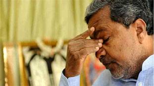 5 तस्वीरें जिन्हें देखकर सिद्धारमैया का 'तिलक' से डर दूर हो जाएगा