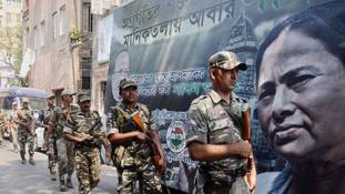 Bloody Bengal: बस पढ़े-लिखे ही नहीं, गुंडे-बदमाशों का भी गढ़ है ये Bloody Bengal: बस पढ़े-लिखे ही नहीं, गुंडे-बदमाशों का भी गढ़ है ये