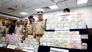 2019 लोकसभा चुनाव में मुद्दे नहीं शराब, ड्रग्स और कैश दिला रहे हैं वोट!