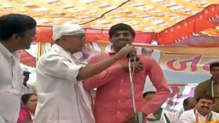 15 लाख के सवाल पर भरी सभा में दिग्विजय पर 'सर्जिकल स्ट्राइक'