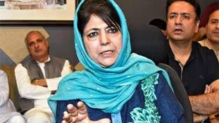 ट्विटर पर तो गौतम गंभीर ने महबूबा मुफ्ती के छक्के छुड़ा दिए!