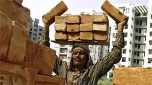 मजदूर को अनस्किल्ड लेबर कहना धोखा है