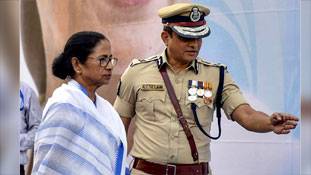 बंगाल में अब नौकरशाही को भी सबक मिल रहा है