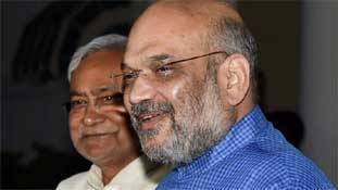 नीतीश कुमार की दिल्ली में नहीं गली दाल तो पटना में चली सियासी चाल