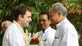 राहुल गांधी ने कमिटमेंट कर दी है, और वो किसी की नहीं सुनेंगे राहुल गांधी ने कमिटमेंट कर दी है, और वो किसी की नहीं सुनेंगे