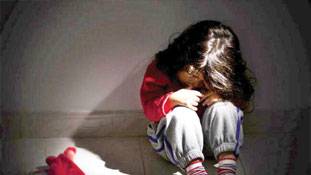 कठुआ vs अलीगढ़ केस: हत्‍या बच्चियों की हुई, रेप सच का हुआ