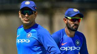 ये मान लीजिए कि धोनी का दौर खत्‍म, साथ ही कार्तिक का भी