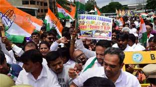 राज्यों में अपनी कुनबा बचाने में नाकाम होती कांग्रेस