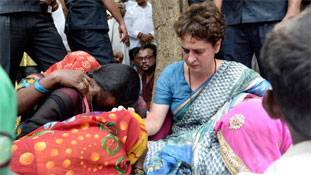 सोनभद्र हत्याकांड: खाली स्पेस और खूब स्कोप वाली सड़क पर दौड़ रही प्रियंका गांधी सोनभद्र हत्याकांड: खाली स्पेस और खूब स्कोप वाली सड़क पर दौड़ रही प्रियंका गांधी