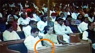 'वरिष्ठ नेताओं' से निपटने में राहुल गांधी कैसे फेल हुए, और मोदी पास 'वरिष्ठ नेताओं' से निपटने में राहुल गांधी कैसे फेल हुए, और मोदी पास
