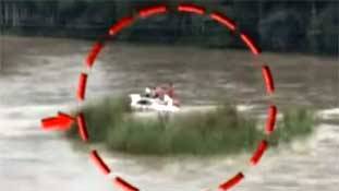 गनीमत है बेटे ने BMW ही नदी में फेंकी, पिता को नहीं!