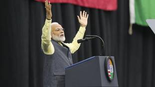 Howdy Modi के मंच से पीएम मोदी ने भाषा-विवाद का जवाब भी दे दिया Howdy Modi के मंच से पीएम मोदी ने भाषा-विवाद का जवाब भी दे दिया