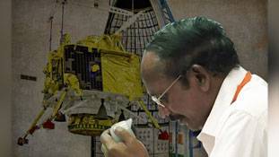 लैंडर विक्रम पर ISRO चीफ की बातें उम्‍मीद जगाती हैं, नाउम्‍मीदी भी