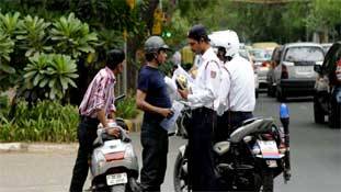 यदि ट्रैफिक पुलिस रोके तो जानिए अपने इन अधिकारों को