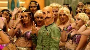 Housefull 4 को अपने दुश्‍मनों को दिखाने की सलाह दी जा रही है