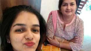 मां के लिए पति तलाश रही आस्था को Twitter ने दिखाया समाज का आईना