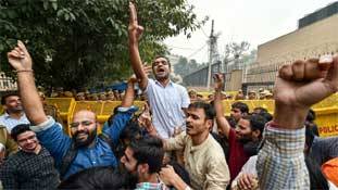 डर है कहीं JNU का मामला पार्टीबाजी में ख़त्म न हो जाए! डर है कहीं JNU का मामला पार्टीबाजी में ख़त्म न हो जाए!