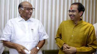 पवार की पावर पॉलिटिक्स में फंस गई भाजपा