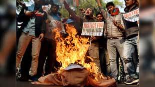 प्रियंका रेड्डी की जलती लाश पर मोदी-विरोधियों और धर्मान्ध लोगों ने रोटियां सेंकी!