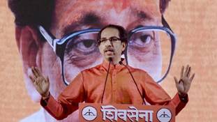 Congress का समर्थन पाने के लिए Shiv Sena ये 4 शपथ ले सकती है! Congress का समर्थन पाने के लिए Shiv Sena ये 4 शपथ ले सकती है!