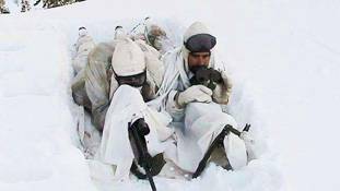 New Year Party जरूर कीजिए लेकिन माइनस तापमान में तैनात सैनिक को मत भूलिए