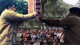 CAA protest के हल्ले में पुलिस को विलेन घोषित करने से पहले रुकिए... CAA protest के हल्ले में पुलिस को विलेन घोषित करने से पहले रुकिए...