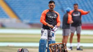 MS Dhoni की BCCI की तरफ से 'ऑफिशियल विदाई' हो चुकी है!