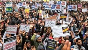CAA centre vs State: धर्मनिरपेक्षता की कसौटी से ज्यादा बड़ा है धर्मसंकट CAA centre vs State: धर्मनिरपेक्षता की कसौटी से ज्यादा बड़ा है धर्मसंकट