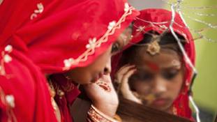 National Girl Child Day 2020: गांव से गायब होती ‘सलवार कमीज़’ की कहानी National Girl Child Day 2020: गांव से गायब होती ‘सलवार कमीज़’ की कहानी