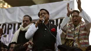JNU-जामिया पर कांग्रेसी रुख 'मुद्दे' के लिए लोकप्रिय, सियासत के लिए नुकसानदेह! JNU-जामिया पर कांग्रेसी रुख 'मुद्दे' के लिए लोकप्रिय, सियासत के लिए नुकसानदेह!