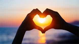 Valentines Day: कभी ख़ुद से इश्क करके देखिये बहुत अच्छा लगेगा! Valentines Day: कभी ख़ुद से इश्क करके देखिये बहुत अच्छा लगेगा!