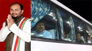 कांग्रेस MP में कोरोना कार्ड खेलती रही और BJP ने गुजरात-कांड कर दिया कांग्रेस MP में कोरोना कार्ड खेलती रही और BJP ने गुजरात-कांड कर दिया