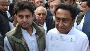 सिंधिया के इस्तीफे और कमलनाथ सरकार गिरने से फायदा क‍िसका?