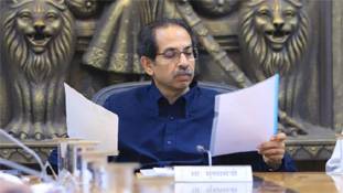 Uddhav Thackeray को नीतीश कुमार बनाने की कवायद BJP में शुरू Uddhav Thackeray को नीतीश कुमार बनाने की कवायद BJP में शुरू
