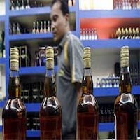 शराब दुकानें खोलने की अब तक की सबसे ताकतवर सरकारी दलील! शराब दुकानें खोलने की अब तक की सबसे ताकतवर सरकारी दलील!