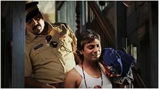 Ghoomketu Review: हर बार के विपरीत नवाज़-अनुराग की जोड़ी ने दो घंटे चौपट कर दिए! Ghoomketu Review: हर बार के विपरीत नवाज़-अनुराग की जोड़ी ने दो घंटे चौपट कर दिए!