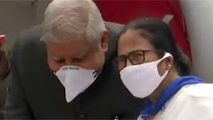 ममता बनर्जी खुद मोदी सरकार से रिश्ते सुधार रही हैं या हालात ही ऐसे बन गये? ममता बनर्जी खुद मोदी सरकार से रिश्ते सुधार रही हैं या हालात ही ऐसे बन गये?