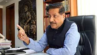 मंदिरों के सोने का जो रायता पृथ्वीराज चव्हाण ने बनाया वो उन पर और कांग्रेस पर गिर गया! मंदिरों के सोने का जो रायता पृथ्वीराज चव्हाण ने बनाया वो उन पर और कांग्रेस पर गिर गया!