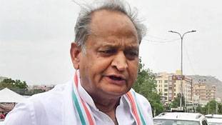 गहलोत का शक्ति प्रदर्शन सरकार बचाने के लिए कम, सोनिया-राहुल को दिखाने के लिए ज्यादा है