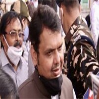 देवेंद्र फडणवीस बिहार चुनाव प्रचार के लिए रवाना, इधर उद्धव सरकार में तो नहीं? देवेंद्र फडणवीस बिहार चुनाव प्रचार के लिए रवाना, इधर उद्धव सरकार में तो नहीं?